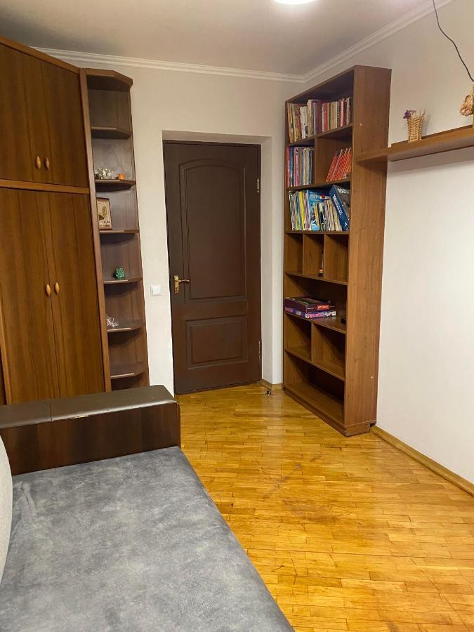Apartment Next To Metro Station Pechersk Kiev Esterno foto