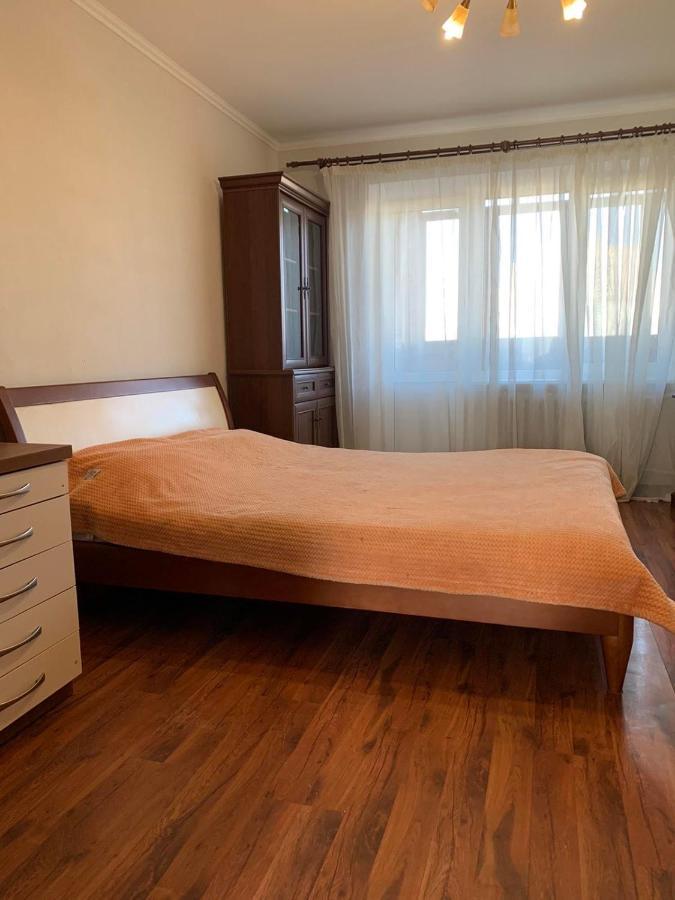 Apartment Next To Metro Station Pechersk Kiev Esterno foto